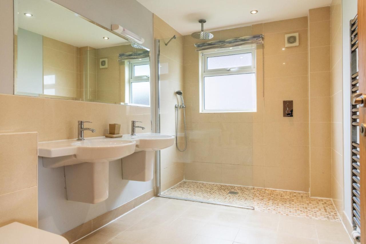 Fistral Hot Tub House For 8 On Retallack Resort New Quay Eksteriør billede