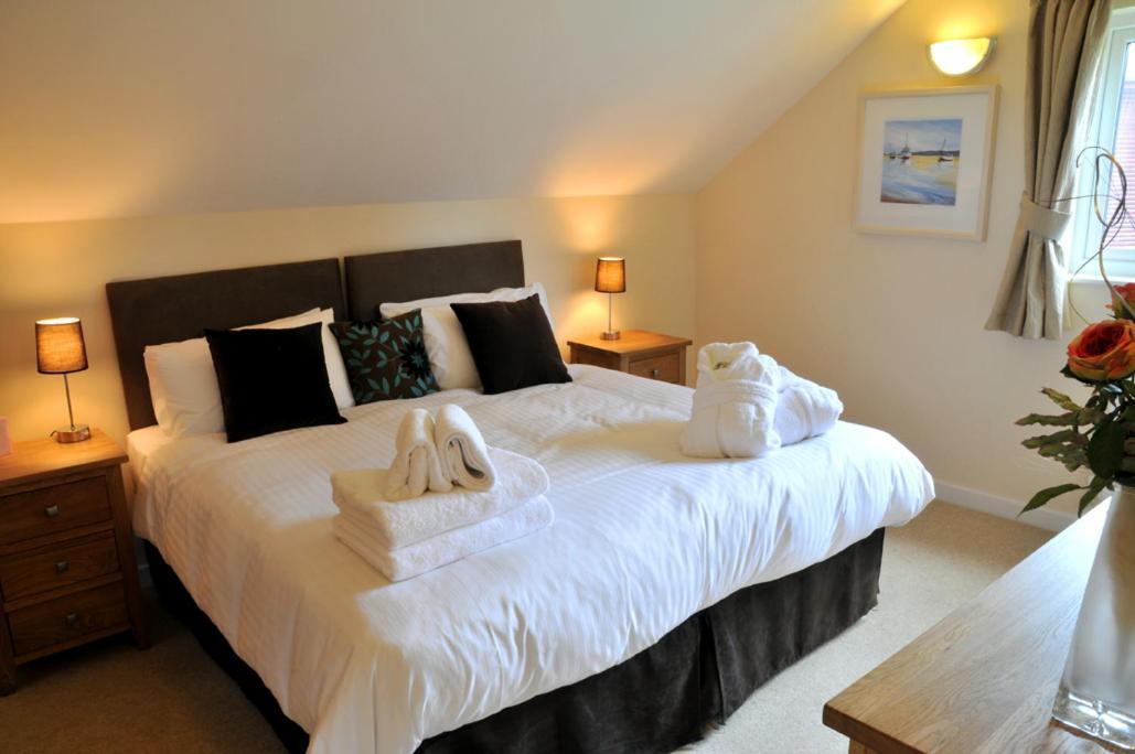Fistral Hot Tub House For 8 On Retallack Resort New Quay Eksteriør billede